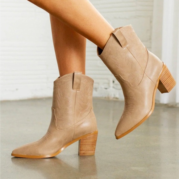 Billini Nayli Bootie- Taupe - Picture 1 of 7